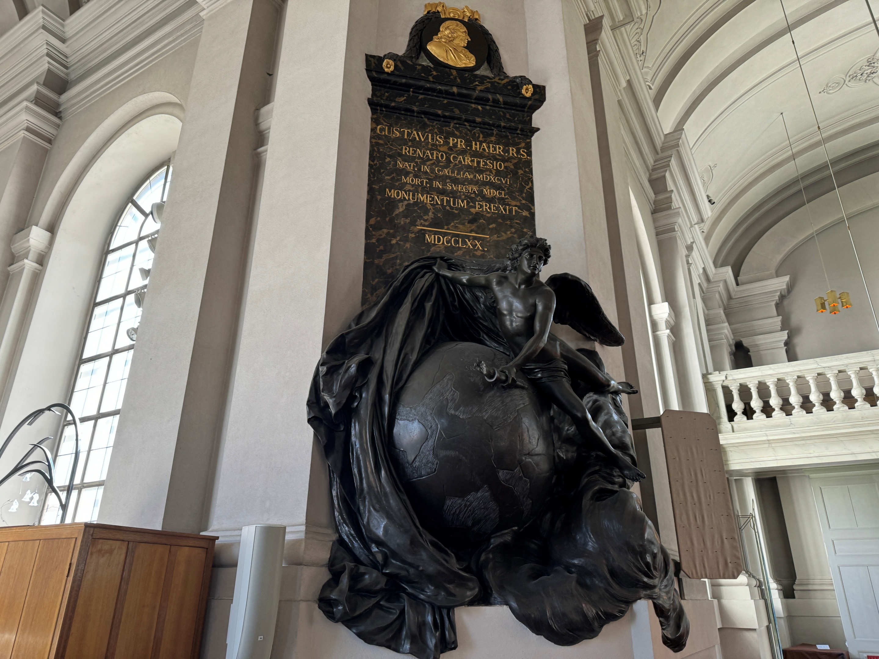 Stenhällen med vulkanaska